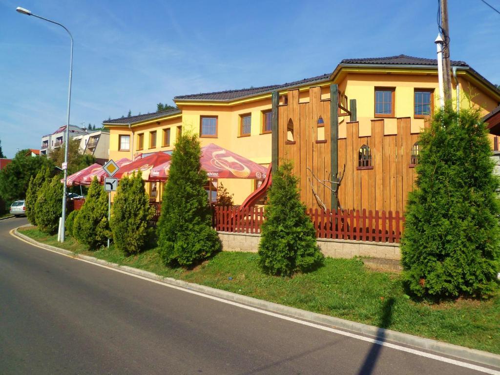 Hotel Pohadka Мост Экстерьер фото