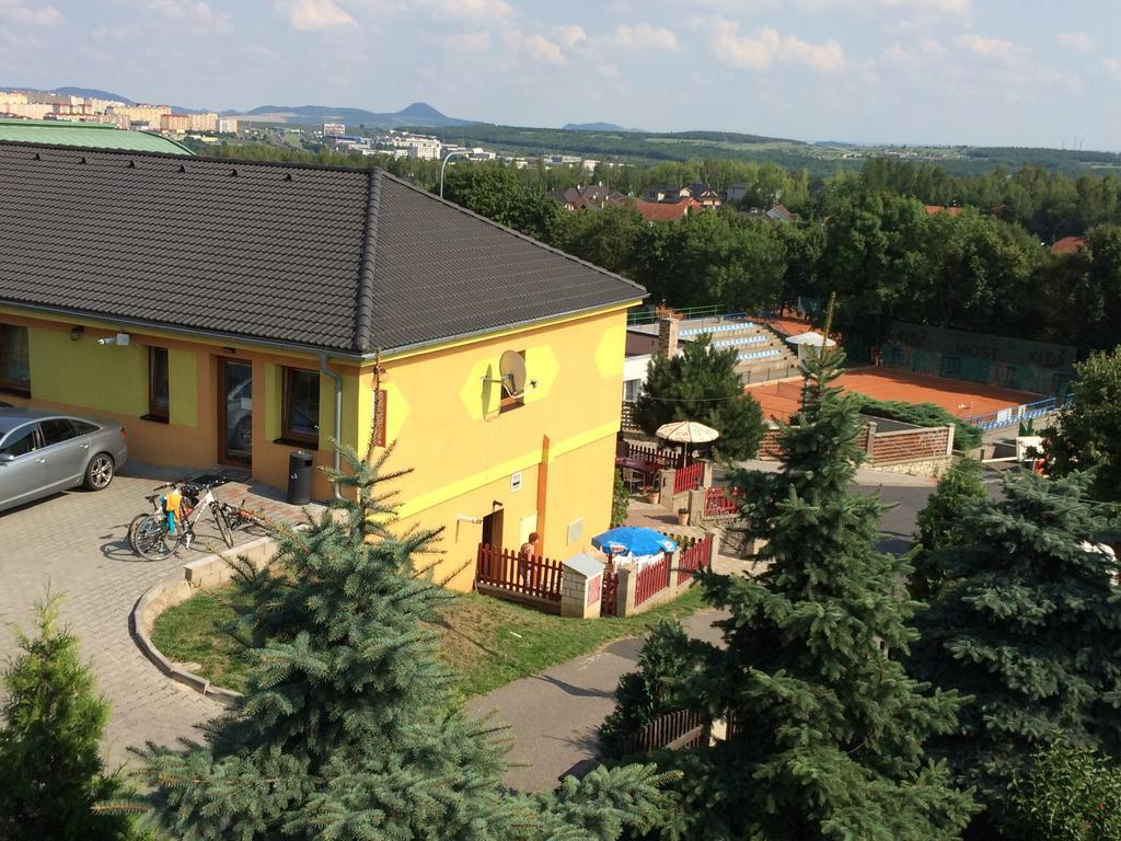 Hotel Pohadka Мост Экстерьер фото